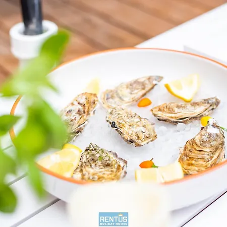 Apartman Harbour - For 9 People In *