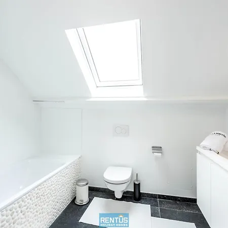 Harbour - For 9 People In