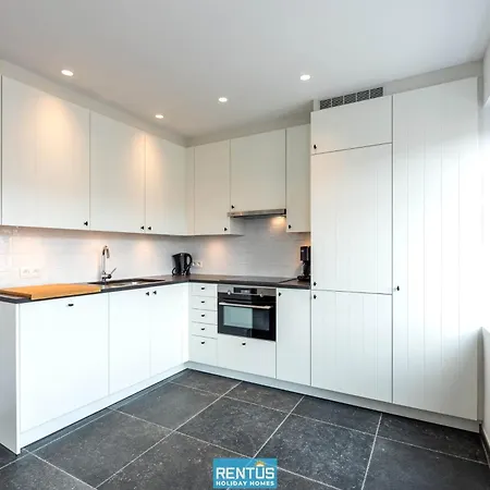 Harbour - For 9 People In