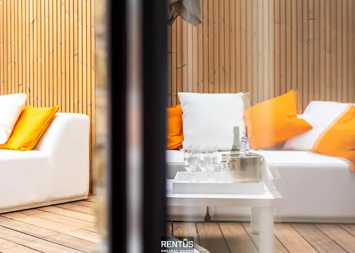 דירה Harbour - For 9 People In