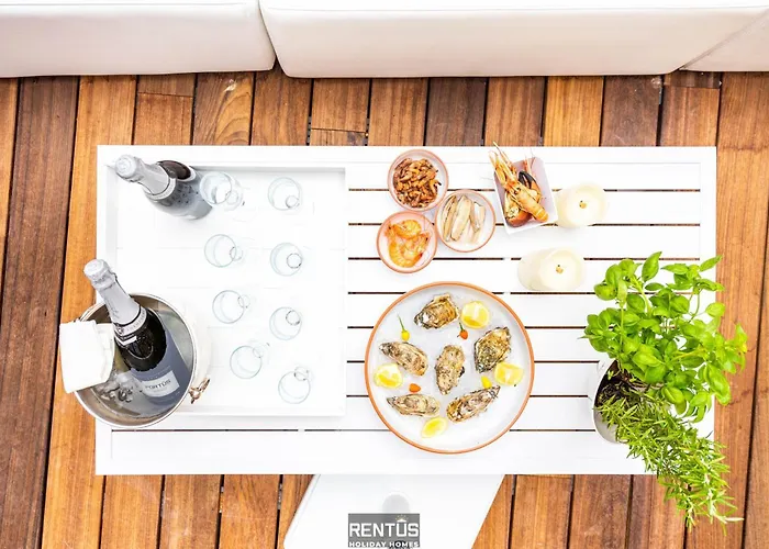 Harbour - For 9 People In Apartment